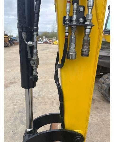 2013 Caterpillar 305.5E mini excavator hydraulic boom detail 2013 Caterpillar 305.5E mini excavator hydraulic boom detail
