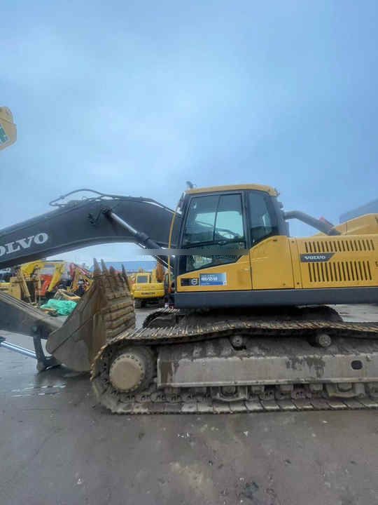 2020 Volvo EC480DL crawler excavator, side profile view