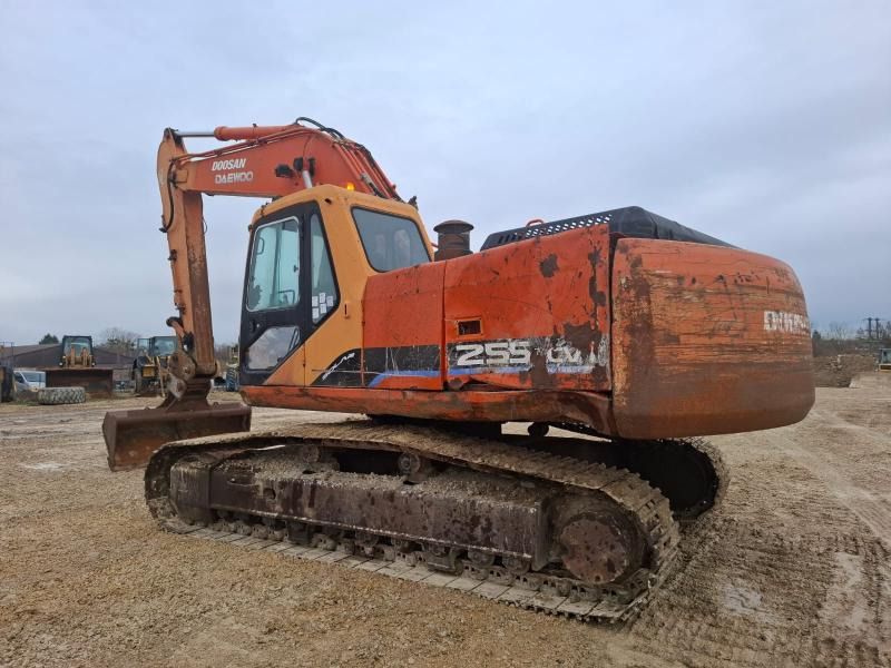 2005 Doosan SOLAR 255LC-V crawler excavator, rear three-quarter view