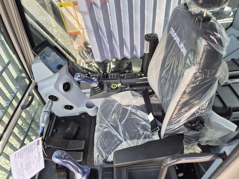 2026 Zoomlion ZE210GLC crawler excavator interior cab view 2026 Zoomlion ZE210GLC crawler excavator interior cab view