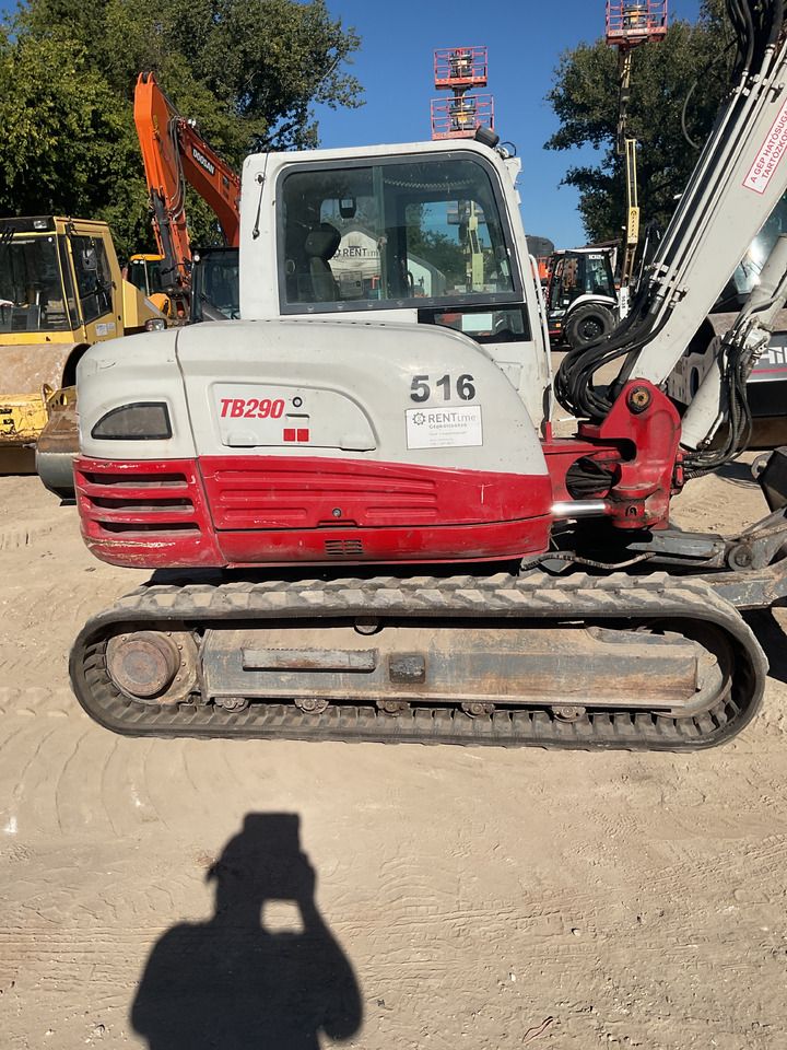 2013 Takeuchi TB290 crawler excavator side view 2013 Takeuchi TB290 crawler excavator side view
