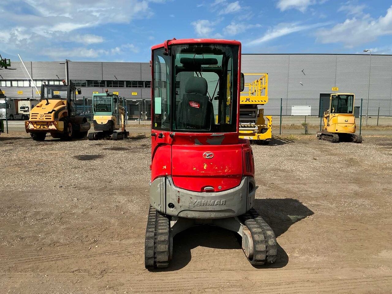 2013 Yanmar VIO 20-4 mini excavator, rear view 2013 Yanmar VIO 20-4 mini excavator, rear view