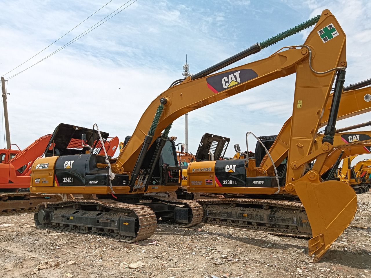2023 Caterpillar 324D2 crawler excavator side view 2023 Caterpillar 324D2 crawler excavator side view
