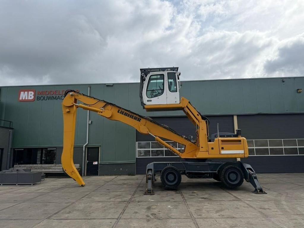 2012 Liebherr A904 C material handler, side view