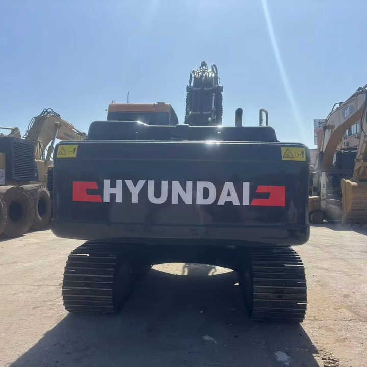 2024 Hyundai R220LC-9S crawler excavator, rear view 2024 Hyundai R220LC-9S crawler excavator, rear view