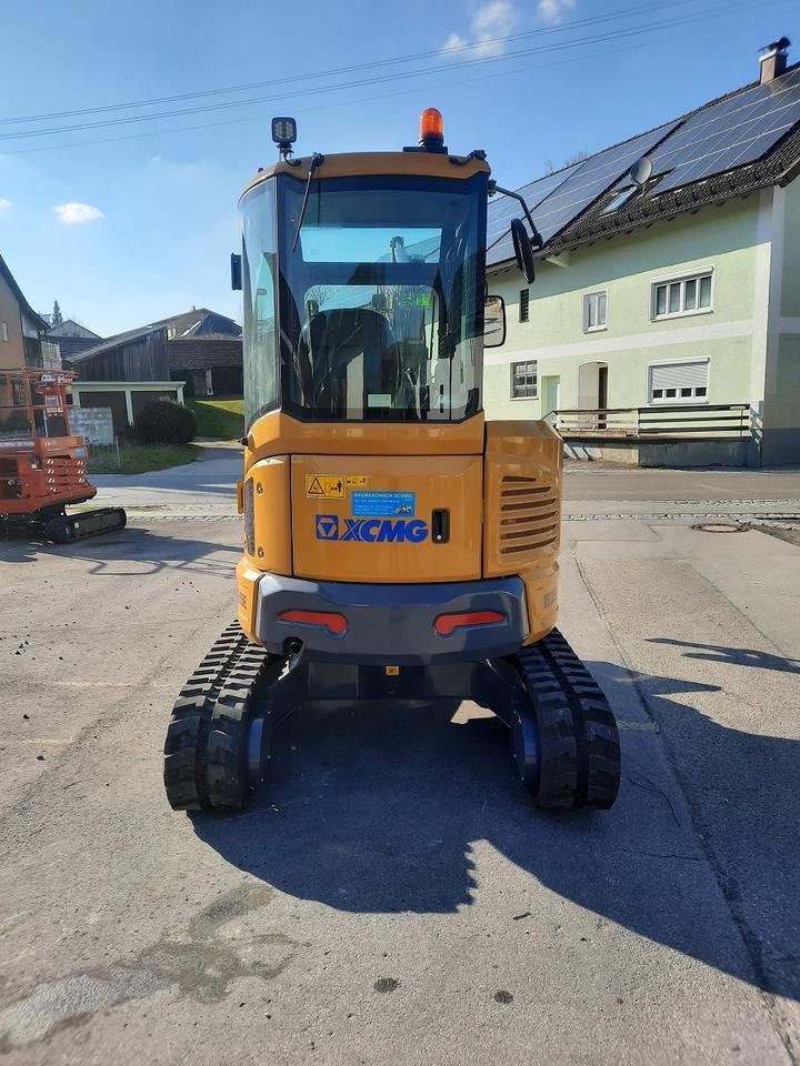 2023 Komatsu XE35E mini excavator rear view 2023 Komatsu XE35E mini excavator rear view