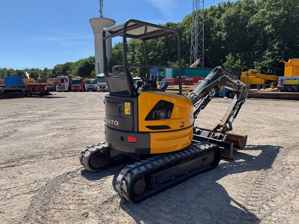 2021 Kato HD33V5 mini excavator, rear three-quarter view 2021 Kato HD33V5 mini excavator, rear three-quarter view