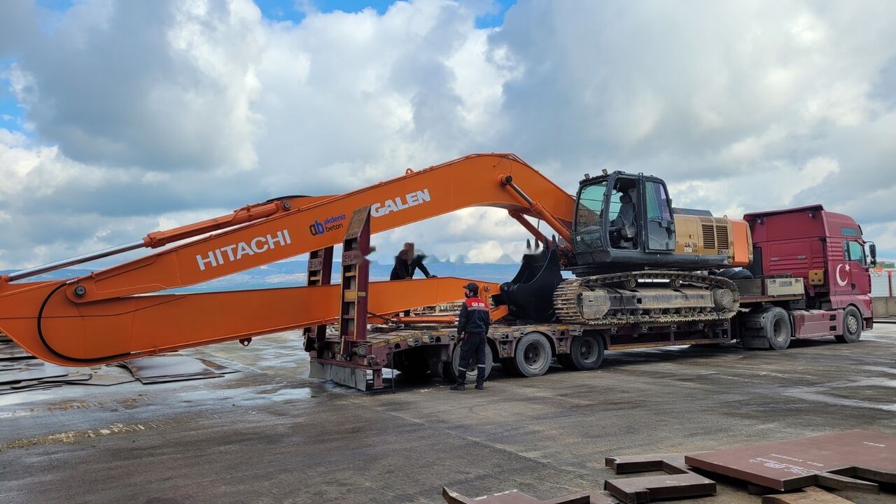 2023 Hitachi Zaxis 350 LCH crawler excavator side view