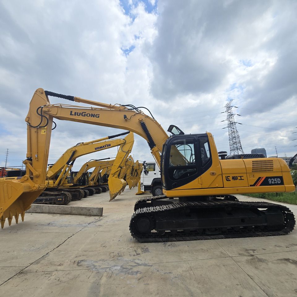 2020 LiuGong 925D crawler excavator side view 2020 LiuGong 925D crawler excavator side view