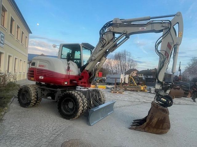 2017 Takeuchi TB295W wheel excavator side view 2017 Takeuchi TB295W wheel excavator side view