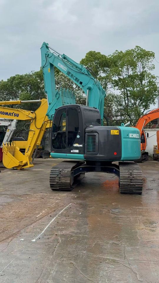2015 Kobelco SK135SR crawler excavator, rear three-quarter view 2015 Kobelco SK135SR crawler excavator, rear three-quarter view