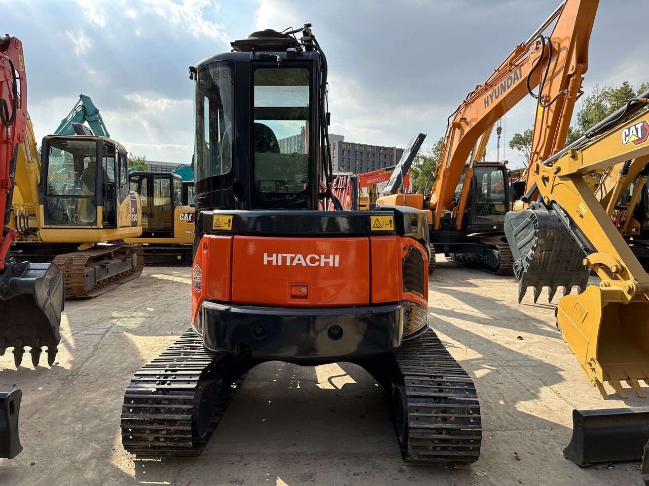 Hitachi ZX50U-2 mini excavator, rear view Hitachi ZX50U-2 mini excavator, rear view