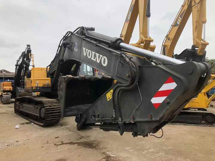 2023 Volvo EC480DL crawler excavator, side view of boom and bucket 2023 Volvo EC480DL crawler excavator, side view of boom and bucket