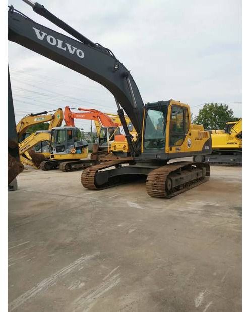 2016 Volvo EC240BLC crawler excavator, side view 2016 Volvo EC240BLC crawler excavator, side view