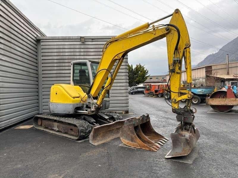 2009 IHI 80VX crawler excavator, side view 2009 IHI 80VX crawler excavator, side view