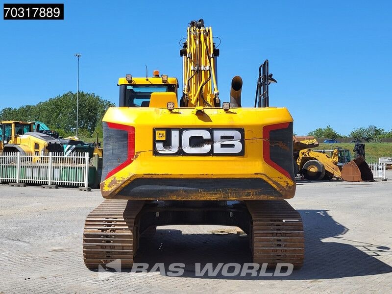 2022 JCB 220X L SV crawler excavator, rear view 2022 JCB 220X L SV crawler excavator, rear view
