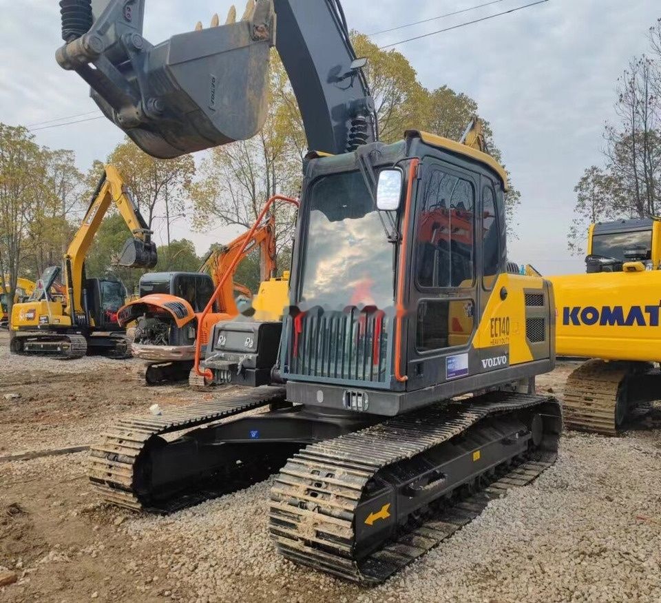 2021 Volvo EC140 crawler excavator, front three-quarter view