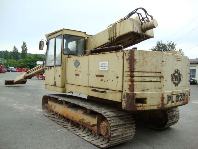 EWK PL820R crawler excavator, rear three-quarter view EWK PL820R crawler excavator, rear three-quarter view
