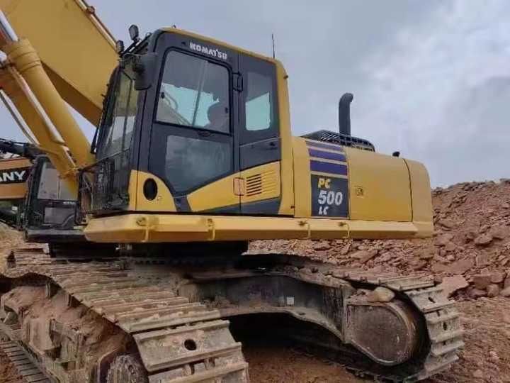 2020 Komatsu PC500LC crawler excavator side view 2020 Komatsu PC500LC crawler excavator side view