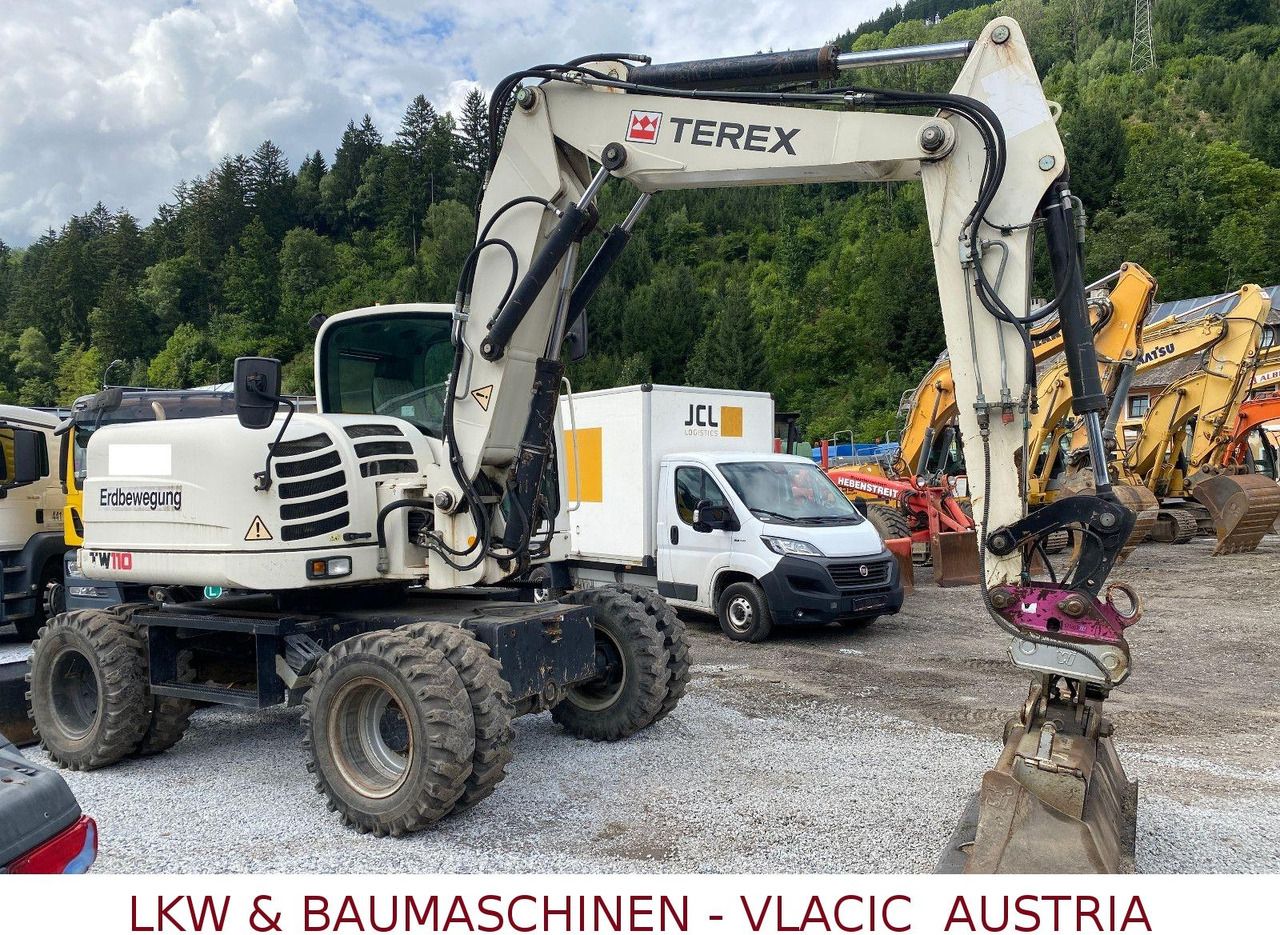 2010 Terex TW 110 wheel excavator, side view 2010 Terex TW 110 wheel excavator, side view