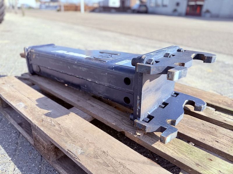 2024 Eurograb SH 200 M hydraulic hammer, side view 2024 Eurograb SH 200 M hydraulic hammer, side view