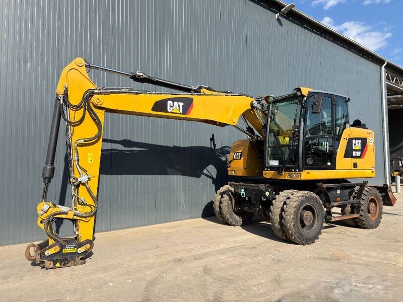 2017 Caterpillar M315F wheel excavator side view