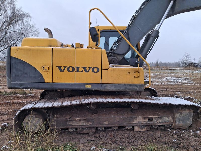 2007 Volvo EC210BLC crawler excavator side view