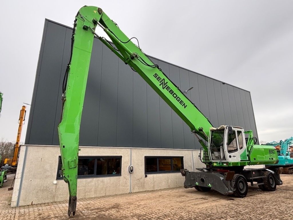 2009 Sennebogen 830M material handler, side view 2009 Sennebogen 830M material handler, side view