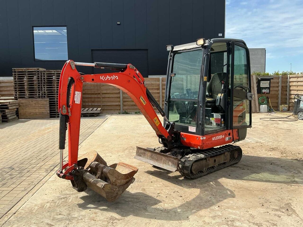 2017 Kubota KX019-4 mini excavator, side view 2017 Kubota KX019-4 mini excavator, side view
