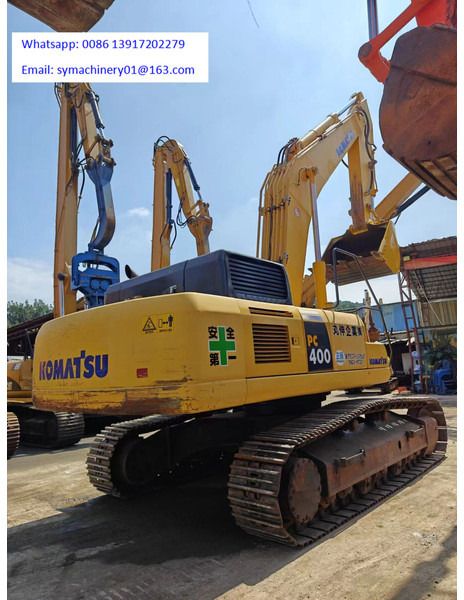 2019 Komatsu PC400-8 crawler excavator rear three-quarter view 2019 Komatsu PC400-8 crawler excavator rear three-quarter view