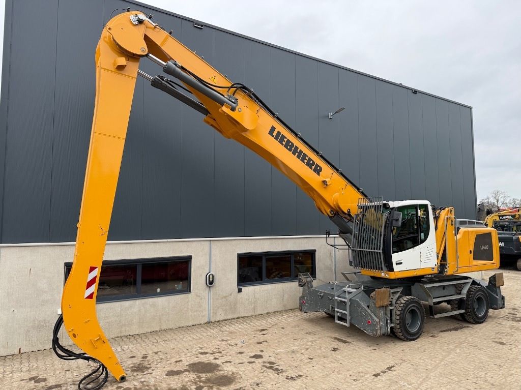 2022 Liebherr LH40 M material handler, side view 2022 Liebherr LH40 M material handler, side view