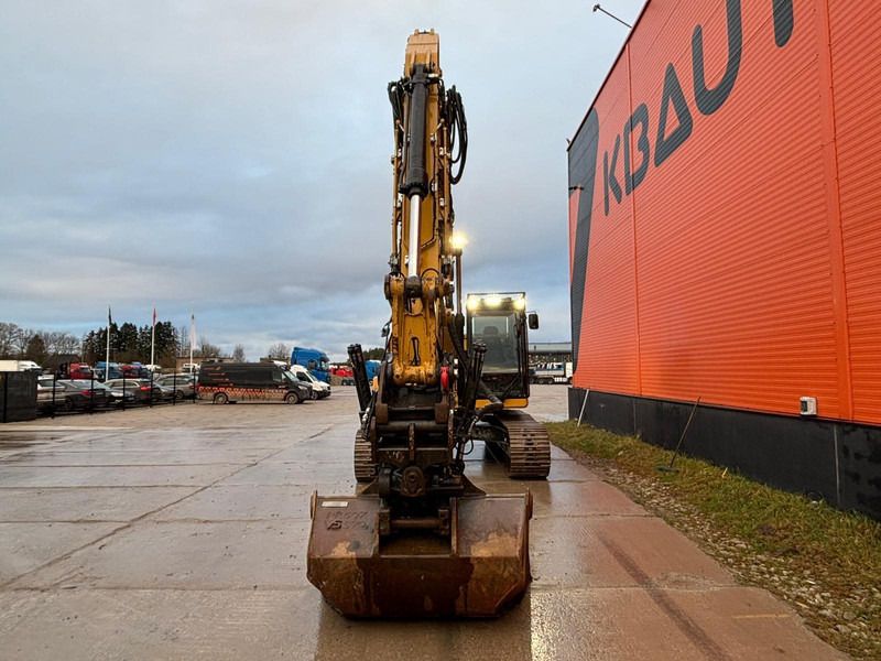 2021 Caterpillar 320 crawler excavator, front view 2021 Caterpillar 320 crawler excavator, front view