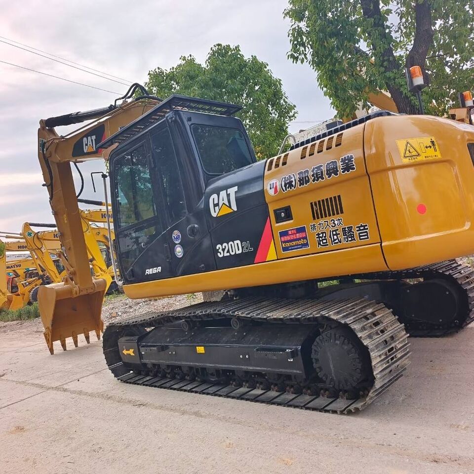 2024 Caterpillar 320D2L crawler excavator, rear three-quarter view 2024 Caterpillar 320D2L crawler excavator, rear three-quarter view