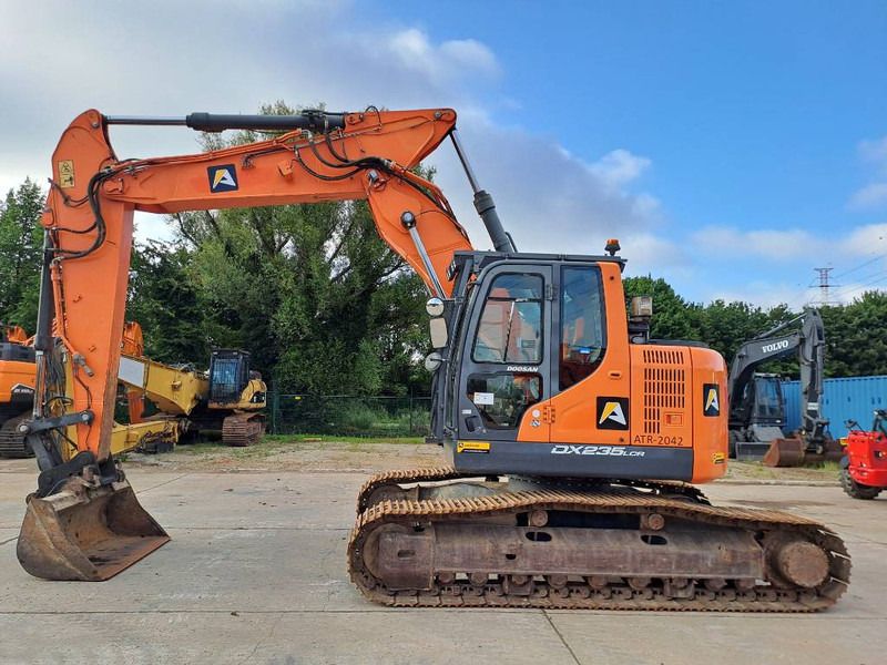 2016 Doosan DX235LCR-5 crawler excavator, side view 2016 Doosan DX235LCR-5 crawler excavator, side view