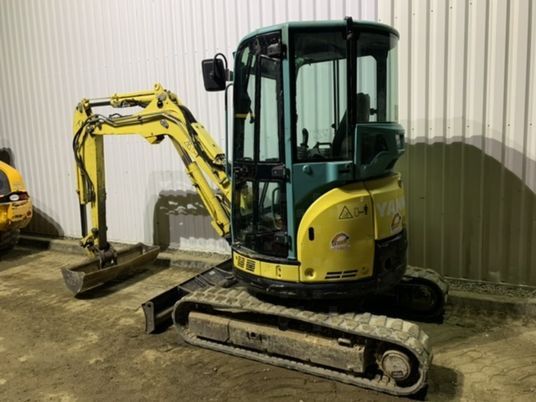 2014 Yanmar VIO 33-U mini excavator, side view 2014 Yanmar VIO 33-U mini excavator, side view