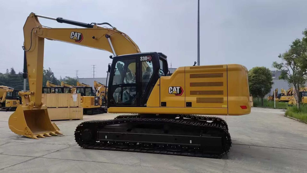 2022 Caterpillar 330GC Raupenbagger, Seitenansicht