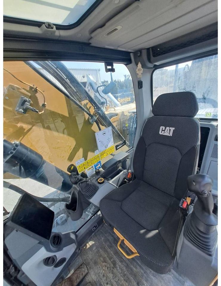 2024 Caterpillar MH3024 wheel excavator interior view