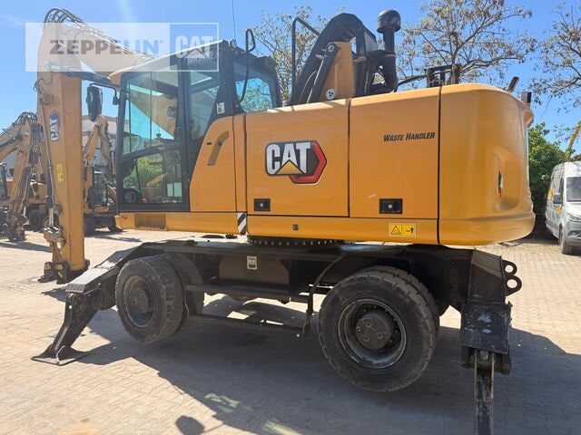 2020 Caterpillar MH3022-06C material handler, side view