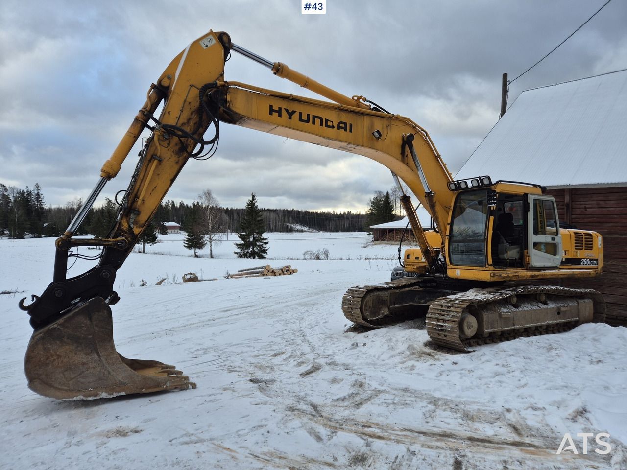 2006 Hyundai R290LC-7A crawler excavator side view 2006 Hyundai R290LC-7A crawler excavator side view