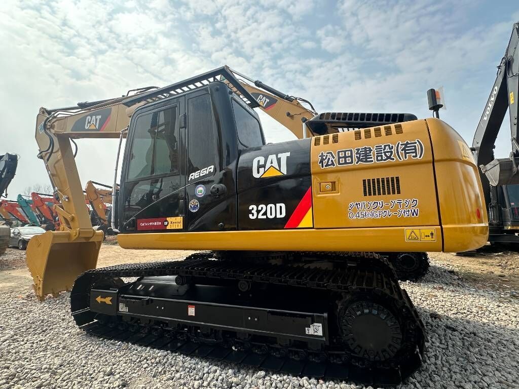 2024 Caterpillar 320D koparka gąsienicowa, widok z boku