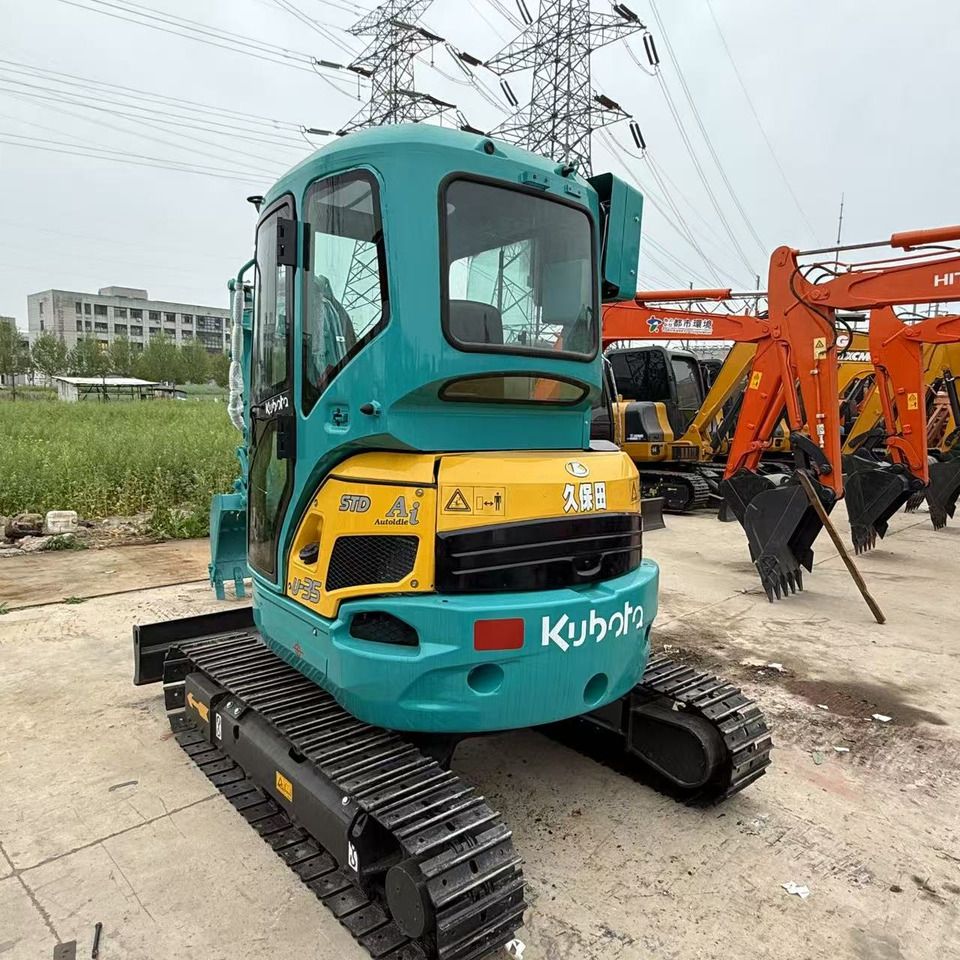 2022 Kubota U35 mini excavator, rear three-quarter view 2022 Kubota U35 mini excavator, rear three-quarter view