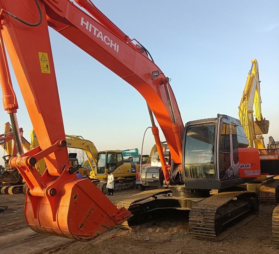 Hitachi ZX240 crawler excavator, front three-quarter view Hitachi ZX240 crawler excavator, front three-quarter view