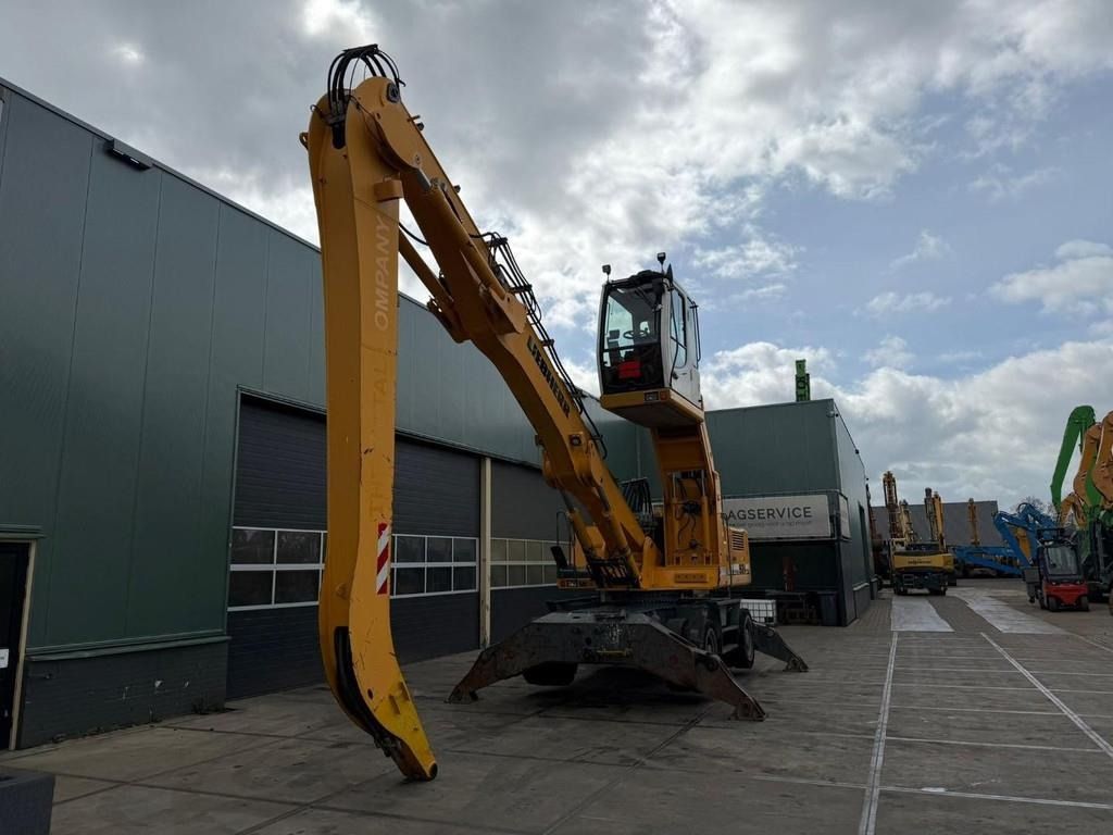 2010 Liebherr A924C material handler, front three-quarter view 2010 Liebherr A924C material handler, front three-quarter view