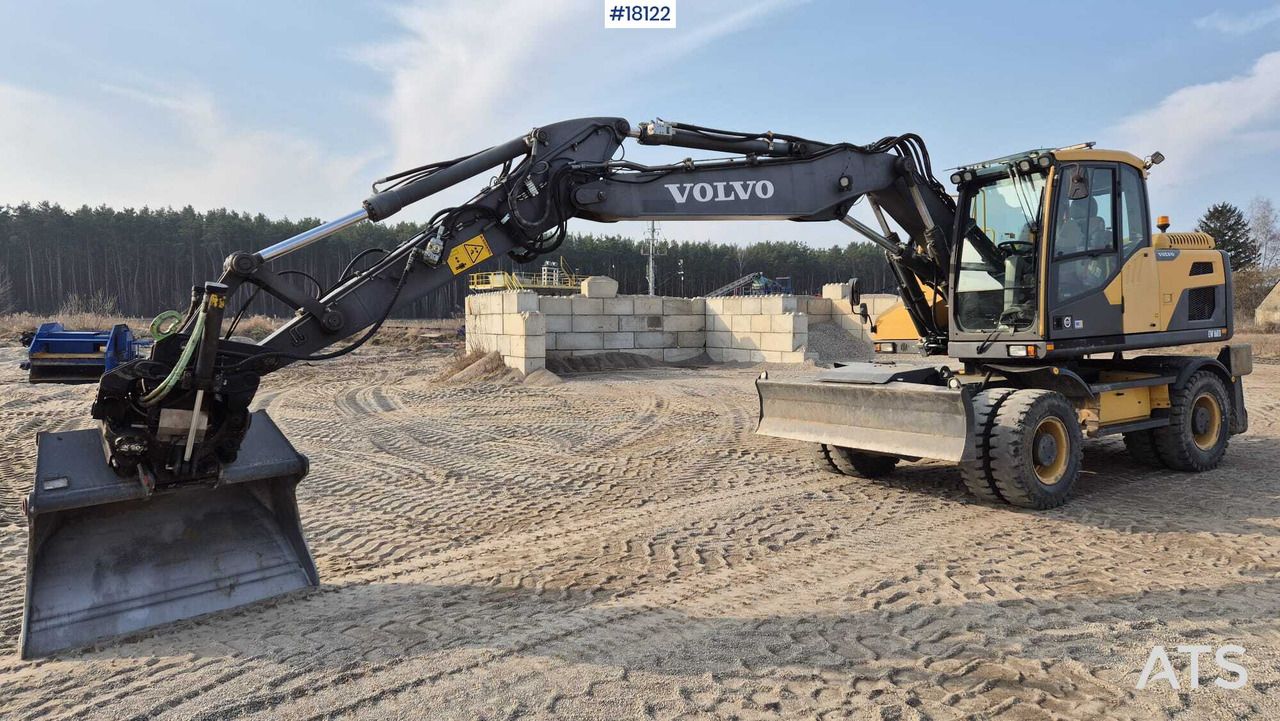 2014 Volvo EW160D wheel excavator, side profile view 2014 Volvo EW160D wheel excavator, side profile view