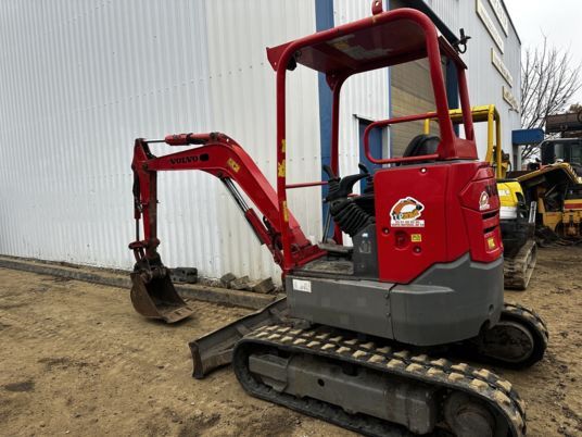 2017 Volvo ECR25D mini excavator, rear three-quarter view