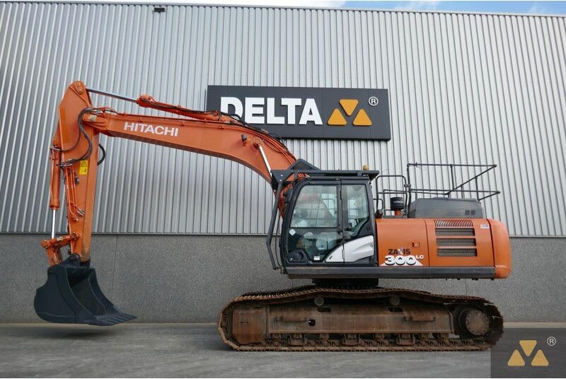2019 Hitachi Zaxis 300LC crawler excavator, side profile view