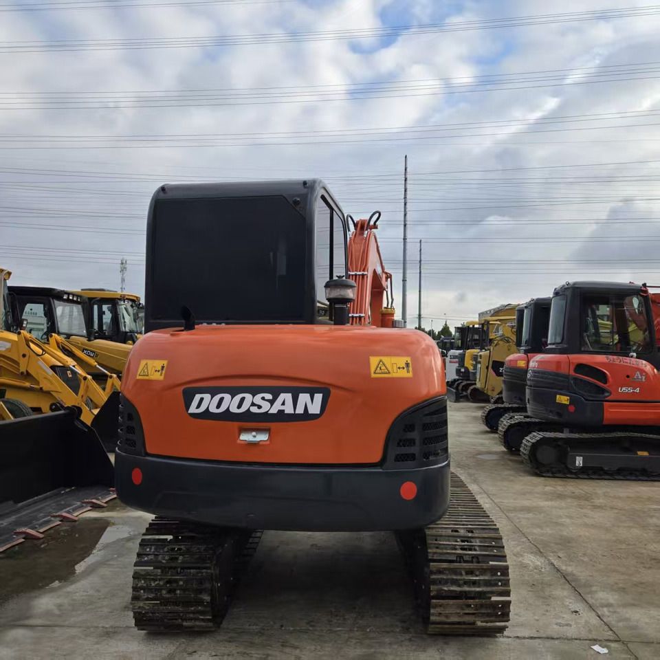 2020 Doosan DH60 mini excavator, rear view 2020 Doosan DH60 mini excavator, rear view
