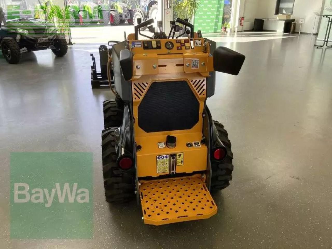 2024 Giant GS900 mini excavator rear view
