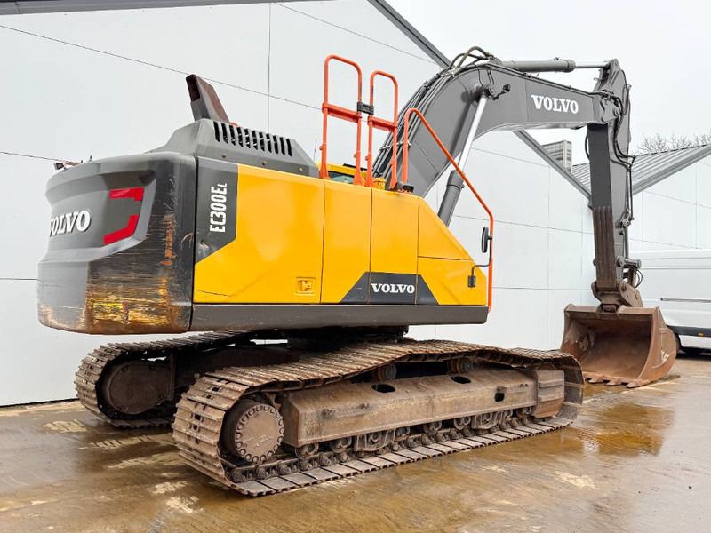2020 Volvo EC300EL crawler excavator, rear three-quarter view