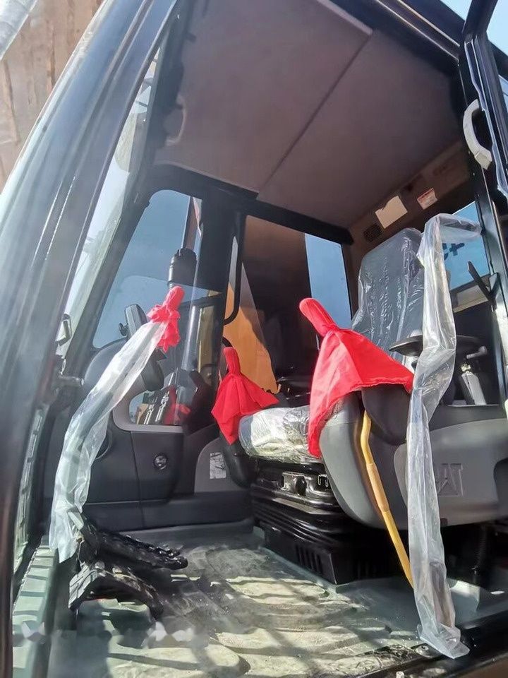 Caterpillar 340D Crawler Excavator interior view Caterpillar 340D Crawler Excavator interior view